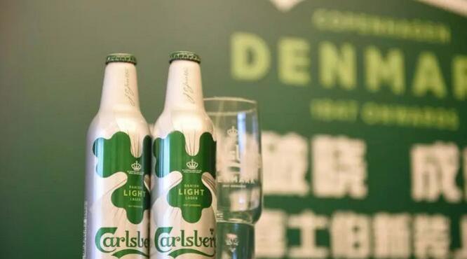 嘉士伯啤酒全球新品“绿光破晓”首现蓉城