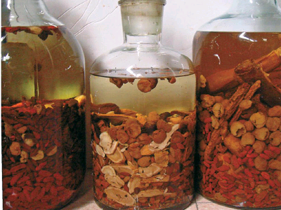 什么中药泡酒比较好?最适合泡药酒的五味中药.