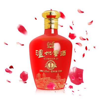 浓香型白酒的传统酿造工艺包括哪些步骤？浓香型白酒的传统酿造工艺步骤详解