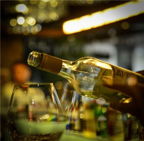 怎么鉴赏红酒