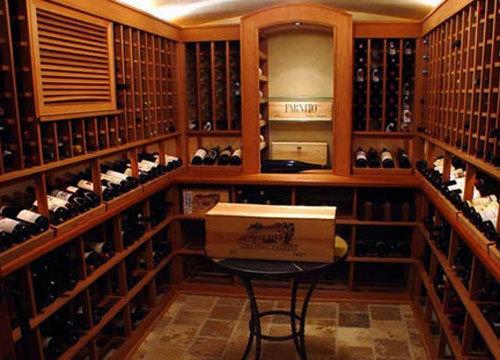 红酒可以放冰箱里吗？家庭储存红酒放哪里比较合适？
