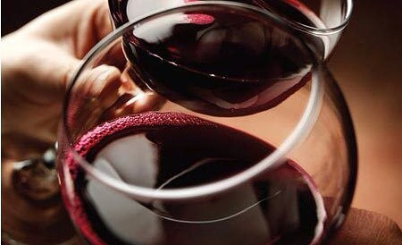 每天喝多少毫升的葡萄酒对身体好？每天喝葡萄酒对身体有哪些好处？