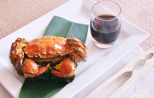 吃螃蟹能喝红酒吗？红酒螃蟹怎么样可以更完美？