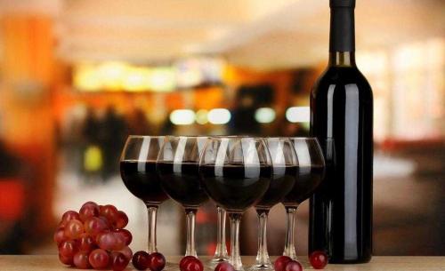 西班牙红酒等级如何划分？西班牙主要的红酒品种是什么？
