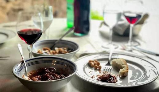减肥可以喝红酒吗？什么红酒不容易发胖？