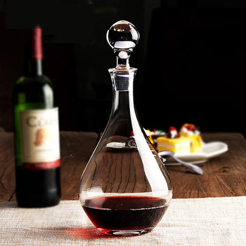 红酒的醒酒时间是多少？酒时间的长短主要取决于酒的年龄、品种和特性