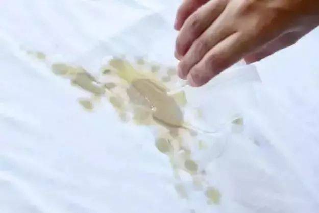 红酒渍怎么洗？如何去除红酒渍
