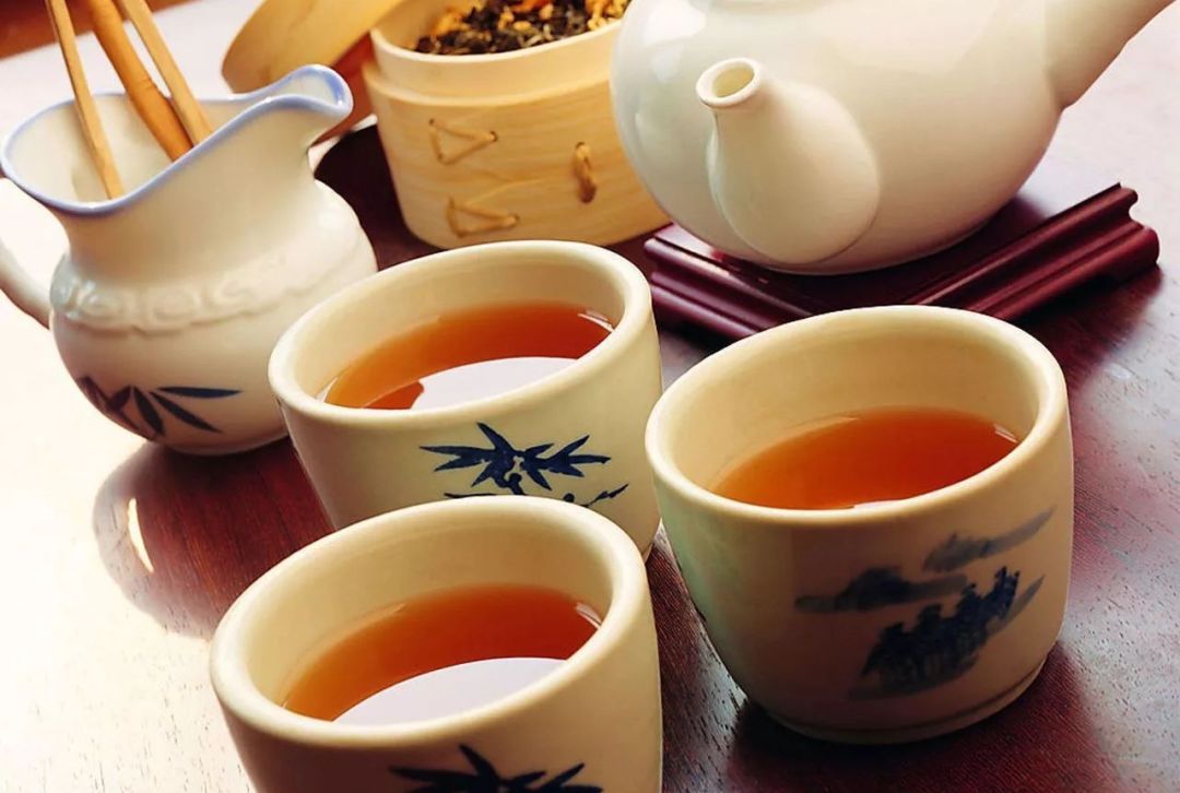 吃什么能解酒呢？喝醉了应该怎么解酒呢