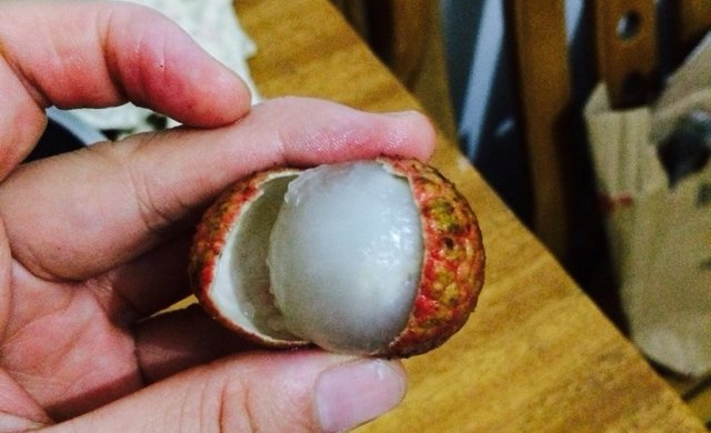 荔枝泡酒要怎么剥壳