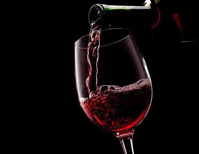 葡萄酒为什么有酸味，如何长期保存酿好的葡萄酒