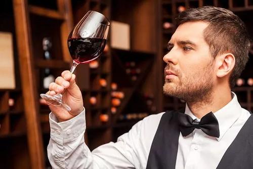 找熟人买酒靠谱吗？为什么找熟人买酒反而更贵呢？