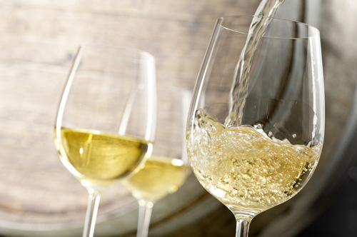 白葡萄酒怎么喝，白葡萄酒功效有哪些