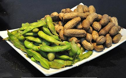 毛豆和啤酒可以一起吃吗？毛豆和啤酒长期吃会导致关节变形。