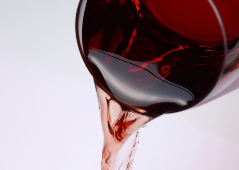红酒是挂杯好还是不挂杯好，是酸性还是碱性