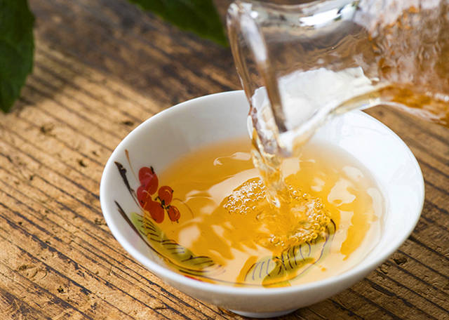 枇杷酒的制作方法，怎么吃好