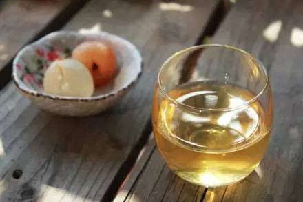 发酵荔枝酒的制作方法: