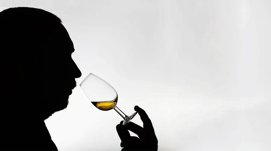 百润股份跨界烈酒，威士忌能拯救RIO预调酒吗？