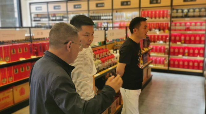 西凤酒营销管理公司副总经理雒铸奎前往浙闽分公司调研座谈