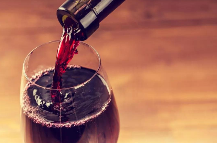 喝葡萄酒红酒美容的原理是什么