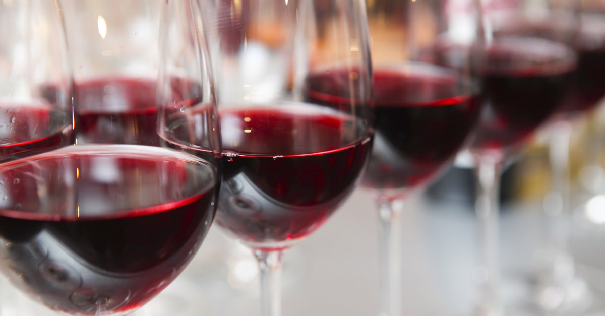 葡萄酒的保存年限以及适宜饮用期间