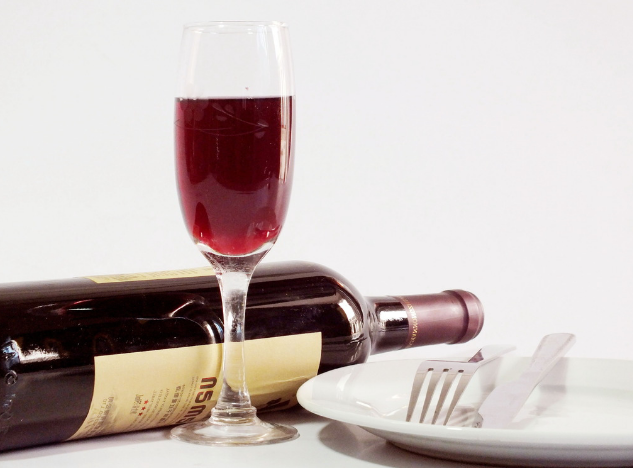 饮用葡萄酒的步骤，怎么喝合适