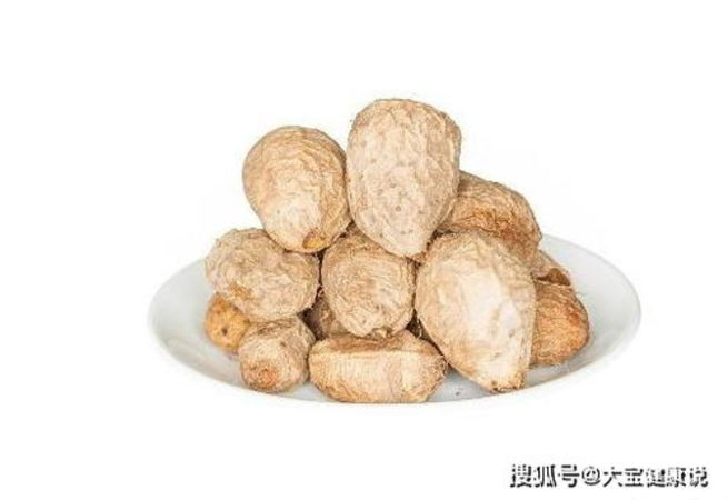 芋头浸酒吃有什么功效(芋头泡酒的功效与作用)