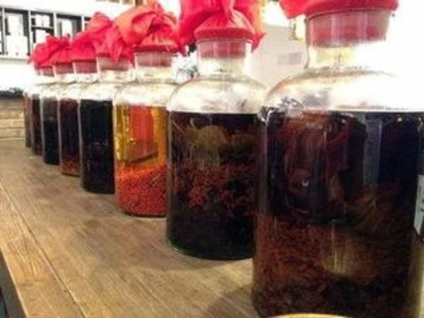 白酒酿酒方法和步骤(白酒酿酒的方法步骤)