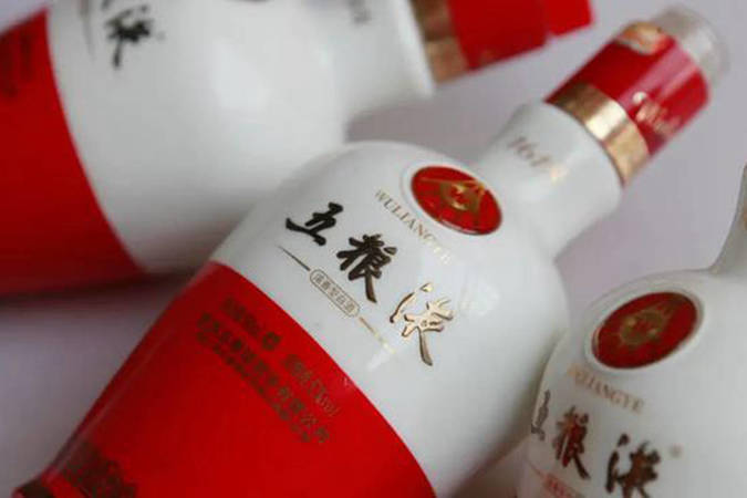 怎么做好一名白酒业务员(做白酒业务员怎么样)