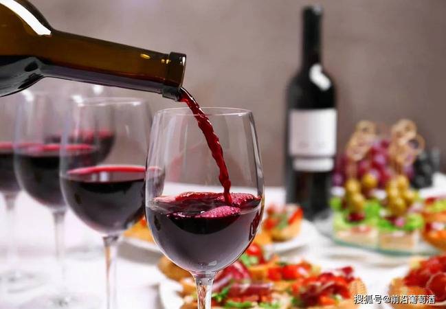 吃什么时候可以喝红酒(什么时候适合喝红酒)