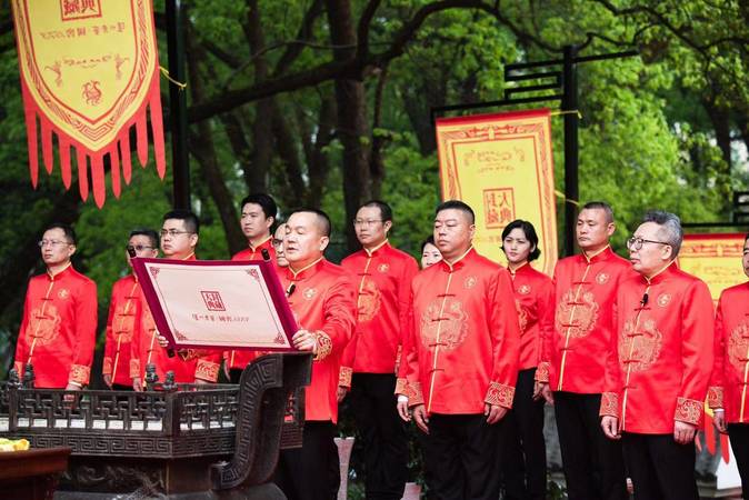 泸州老窖盛典多少钱(泸州老窖盛典多少钱一瓶)