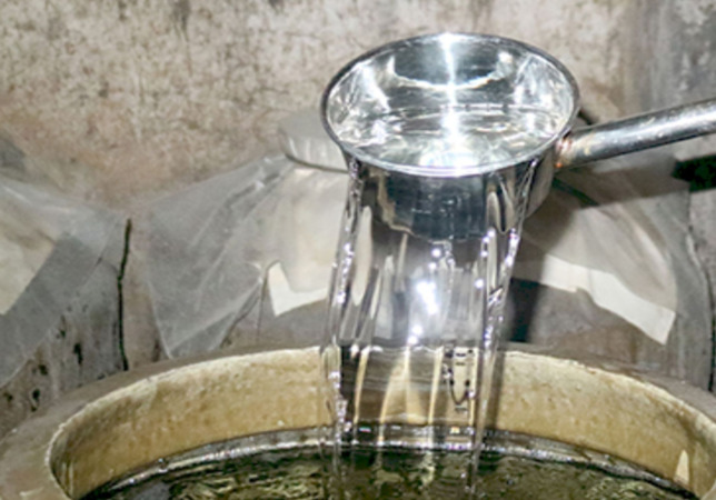 白酒发酵通于地缸的差别(地缸发酵与窖池发酵的区别)