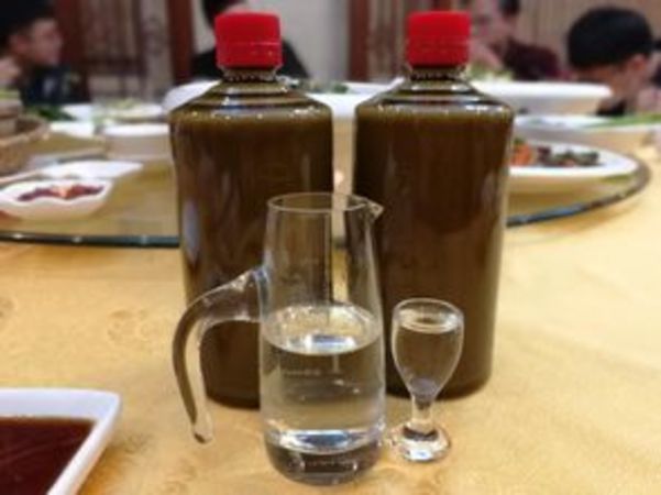 什么中药能使酒口感好(药酒和中药哪种更有效)