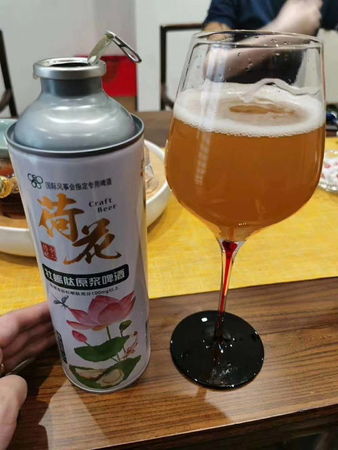 啤酒罐装一般多少钱一箱(一箱罐装啤酒多少瓶多少钱)