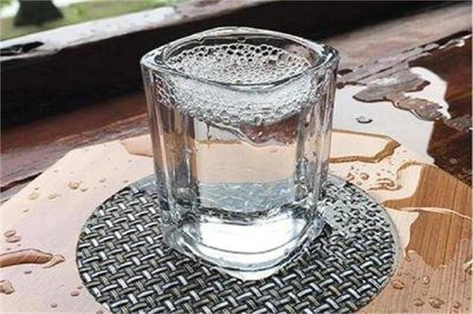 白酒可以混合喝吗(白酒能混在一起喝吗)
