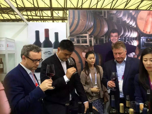 姚明葡萄酒加盟(姚明牌葡萄酒卖给谁)