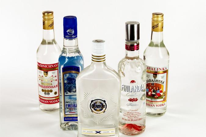 白酒混着泡(白酒可以混在一起泡酒吗)