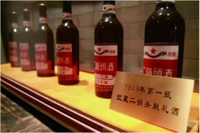 青瓶红星二锅头价格(红星二锅头小瓶多少钱)