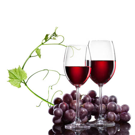 葡萄酒是葡萄皮(葡萄酒是葡萄皮酿的吗?)