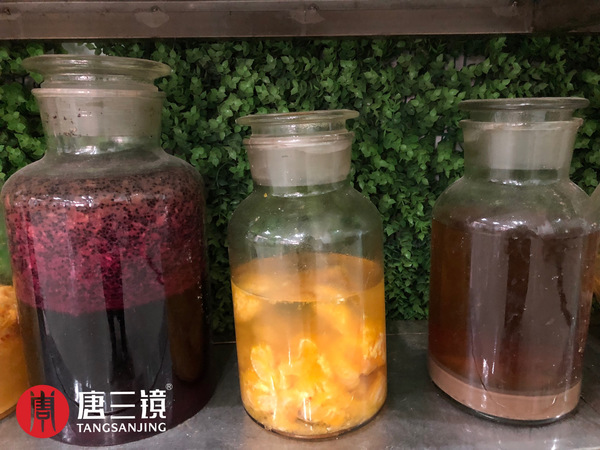 60的白酒造果酒行不(酿果酒用什么白酒)