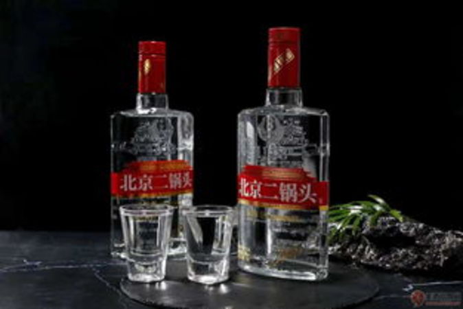 出口小方瓶46度永丰二锅头价格(永丰二锅头46度金色瓶多少钱)