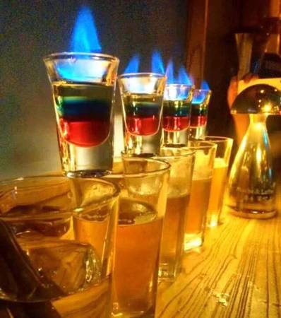深水炸弹酒怎么做(白酒深水炸酒)