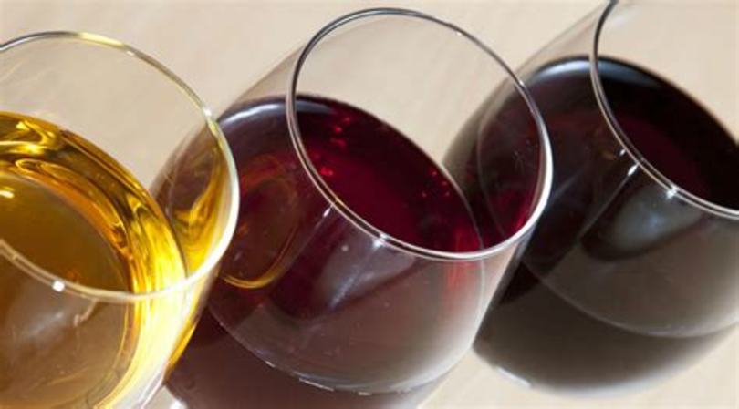 饮用葡萄酒时如何敬酒,红酒怎么敬酒要干了吗