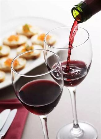 葡萄酒属于什么酒,什么是桃红酒葡萄酒