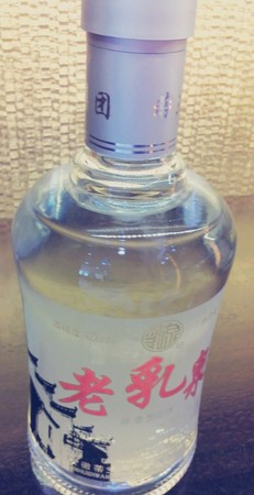安徽乳泉白酒10年价格是多少钱一瓶(中国安徽乳泉白酒多少钱一瓶)