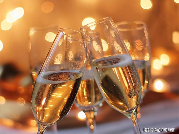 什么是起泡酒是红酒还是香槟呢(起泡酒,香槟和红酒的区别)