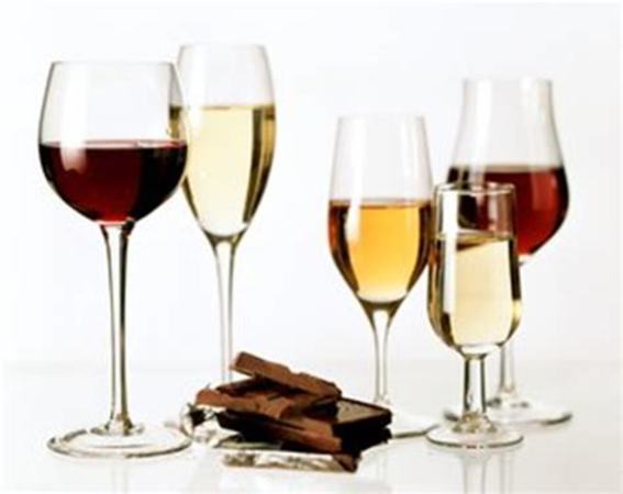 什么是桃红葡萄酒,桃红葡萄酒属于什么酒