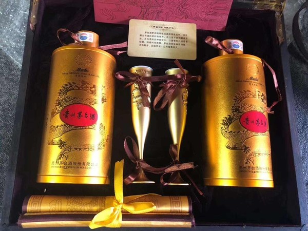 茅台酒瓶如何装酒(茅台酒瓶怎么装酒)