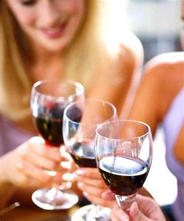 喝葡萄酒为什么会头痛,为什么喝葡萄酒会上头