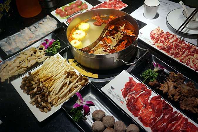 牛肉火锅配洋酒(牛肉火锅配啤酒)