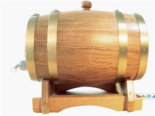 旧橡木桶如何装酒,百年橡木桶酿啤酒